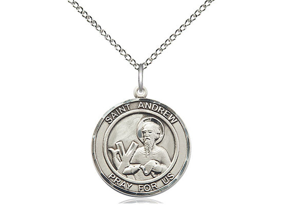 Sterling Silver St Andrew El colgante del apóstol en una cadena de acera pesada de rodio ligero de 24 pulgadas.