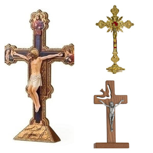 Colección de crucifix de pie