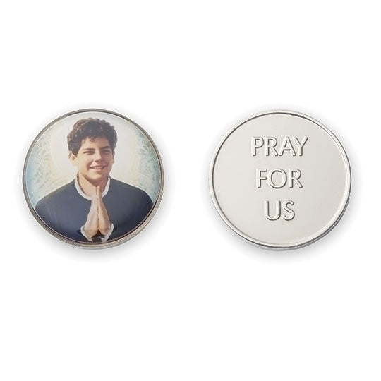 1.25" pocket token with image of St. Carlo Acutis praying on one side and "PRAY FOR US" engraved on reverse