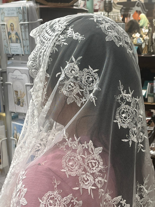 White Isabella Half Circle Lace Mantilla Spanish Veil 61"