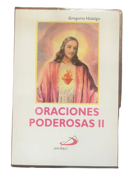 Paperback book Oraciones Poderosas II with sacred heart of Jesus image and San Pablo publisher logo on white cover